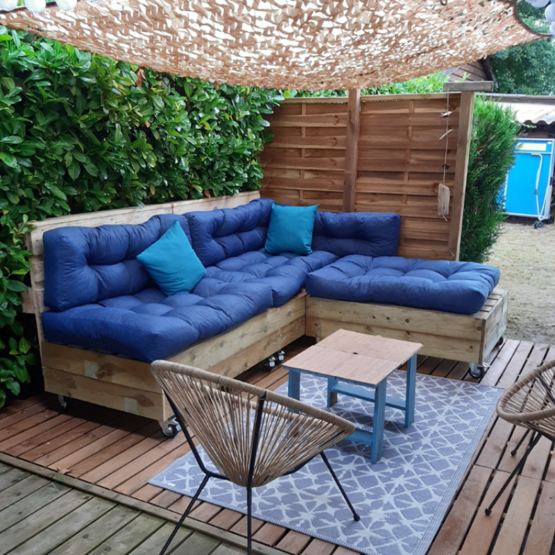 salon de jardin en coussins palette bleu