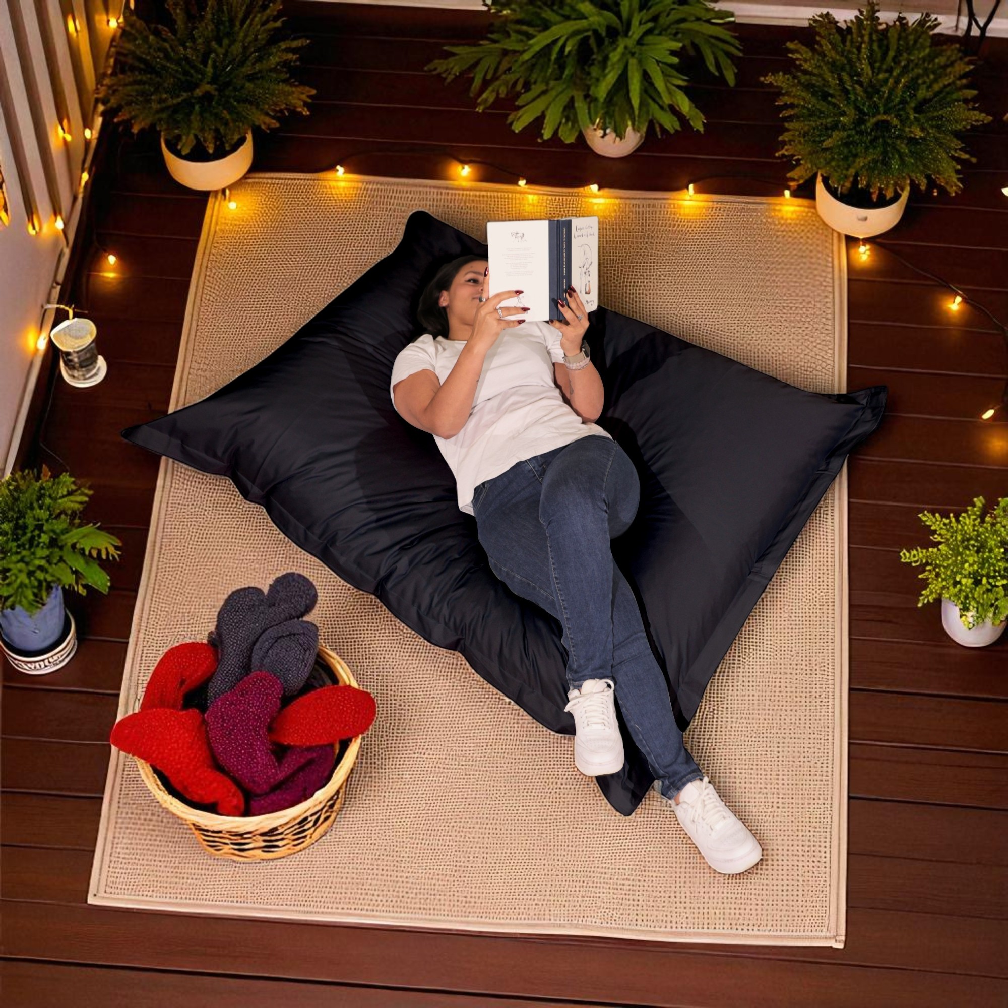 Terrasse avec pouf extérieur géant
